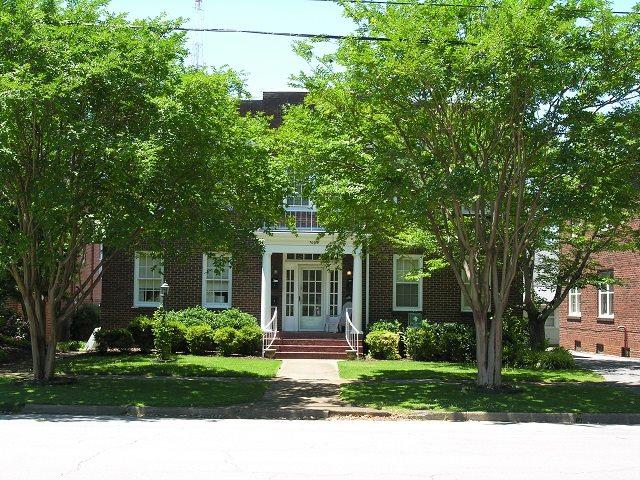 709 Oak Street - Photo 1