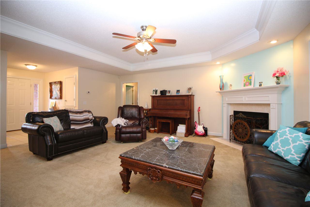 122 Edgebrook Drive - Photo 1