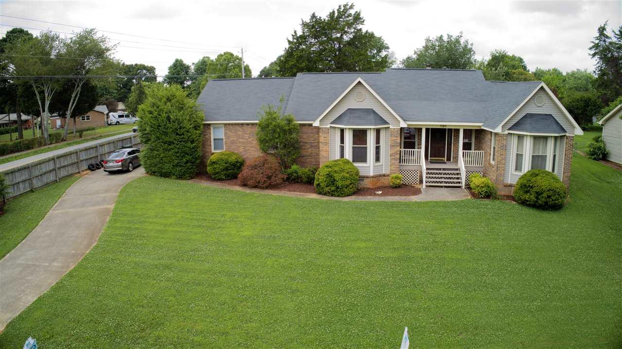 101 Carnette Drive - Photo 1