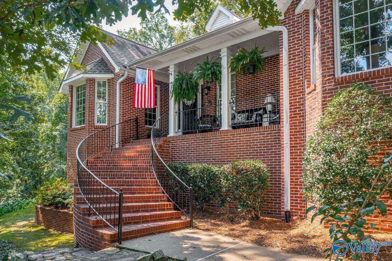 207 Hummingbird Way - Photo 1