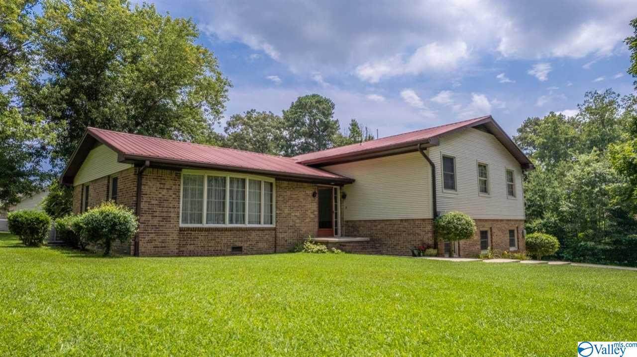 144 Oak Avenue - Photo 1