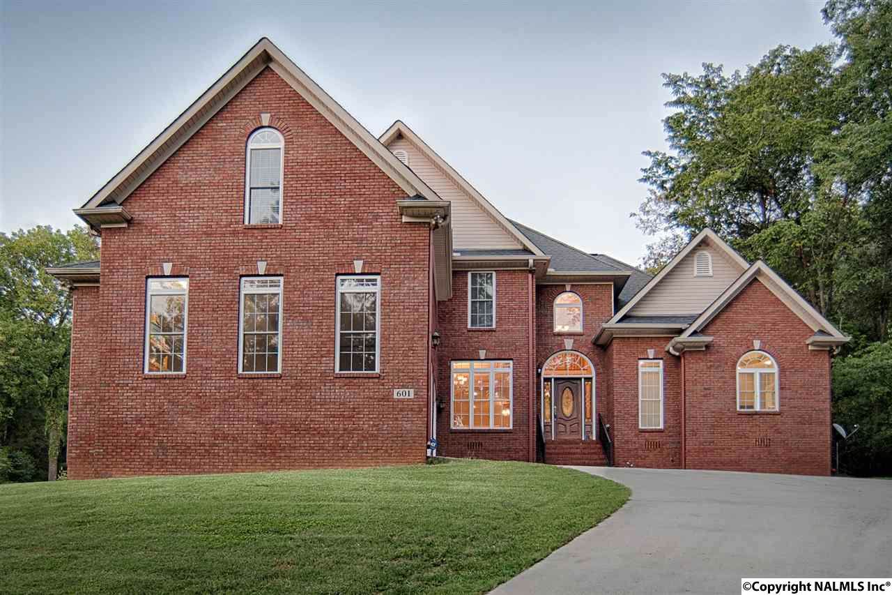 601 St Clair Drive - Photo 1