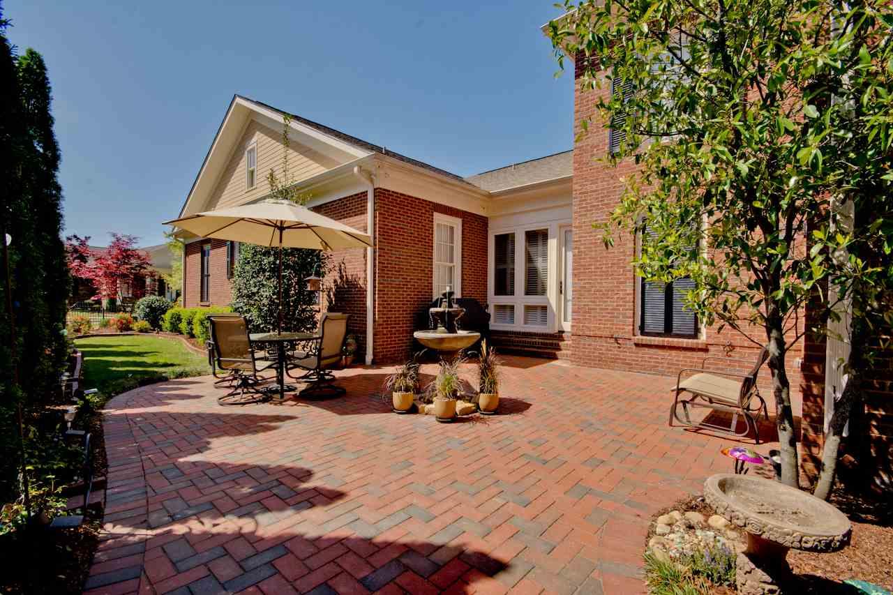 1 Thayer Street - Photo 1