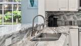 7876 Hawthorne Dr - Photo 18