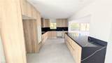 5279 Stratford Ct - Photo 4