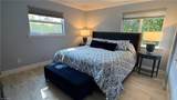 960 7th St - Photo 2
