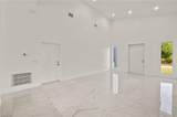 840 Carpenter St - Photo 2