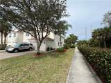884 Hampton Cir - Photo 3