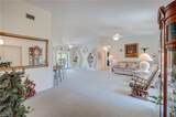 2401 Lakeview Dr - Photo 4