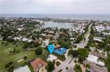 520 Harbour Dr - Photo 2