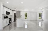 739 Fullerton Ave - Photo 17