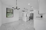 1003 Elgin St - Photo 13
