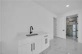 1003 Elgin St - Photo 34