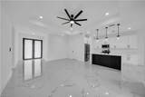 1003 Elgin St - Photo 9