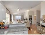 2810 Lakeview Dr - Photo 5