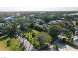 2433 Lantern Ln - Photo 4
