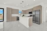 916 Manresa Ave - Photo 3