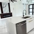 1409 Roosevelt Ave - Photo 4