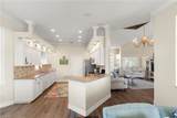 418 Panay Ave - Photo 15
