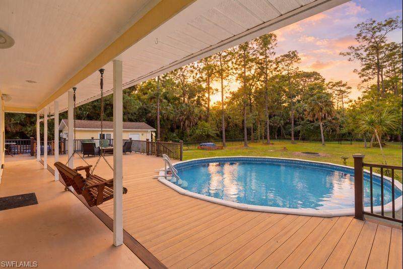 611 8th St - Photo 1