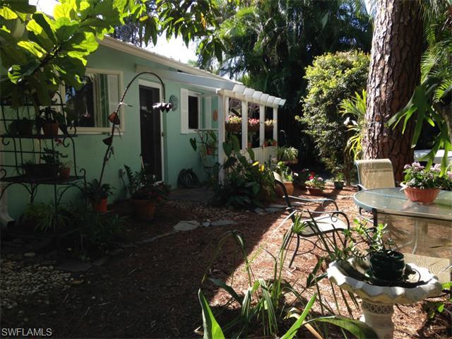 9144 7th St N, Naples, FL 34108 (#214046480) :: Homes and Land Brokers, Inc