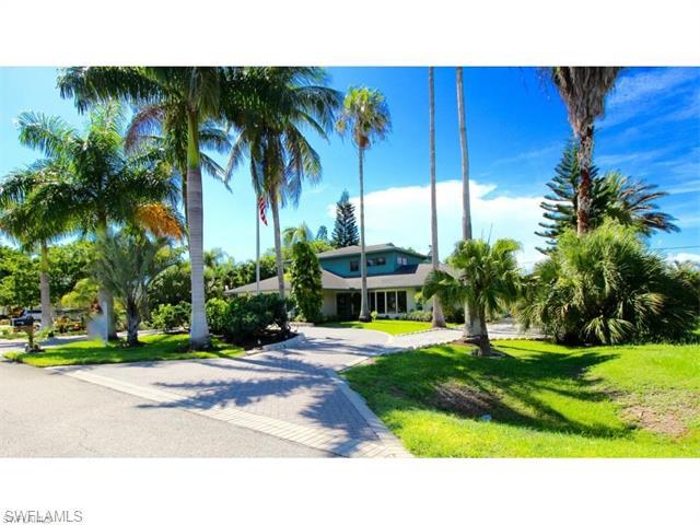 585 108th Ave - Photo 1