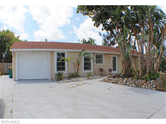 1256 Granada Blvd, Naples, FL 34103 (#216026422) :: Homes and Land Brokers, Inc