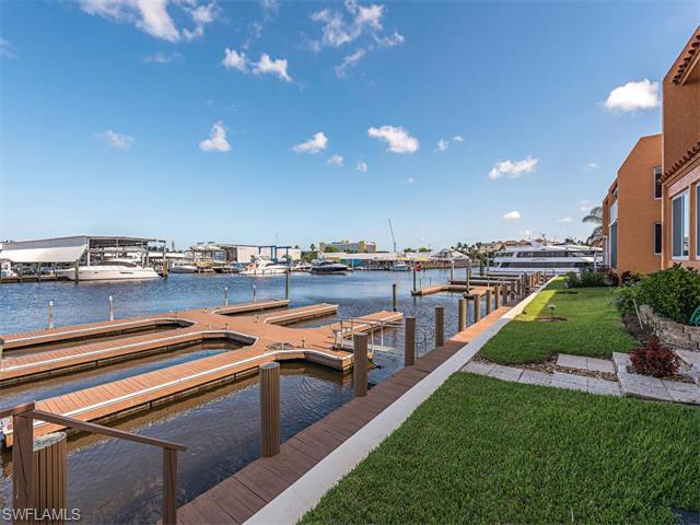800 River Point Dr #316, Naples, FL 34102 (MLS #216041928) :: The New Home Spot, Inc.
