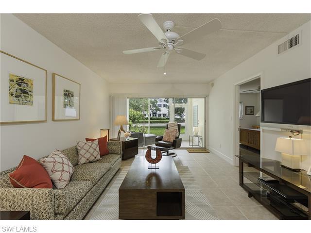238 Banyan Blvd - Photo 1