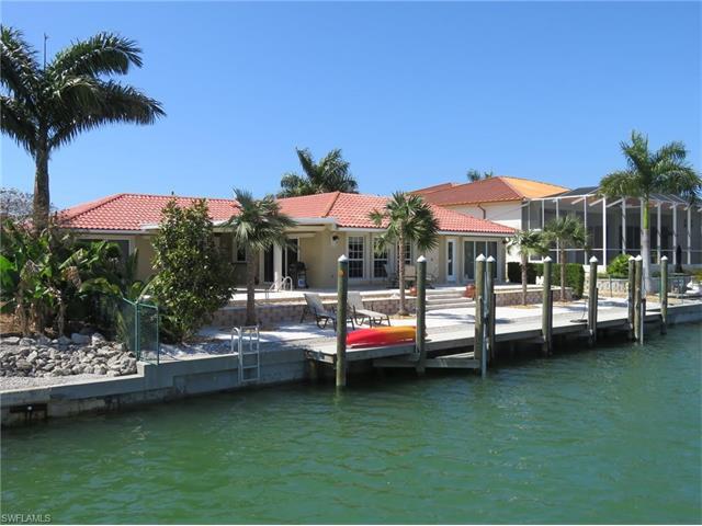 751 Pelican Ct - Photo 1