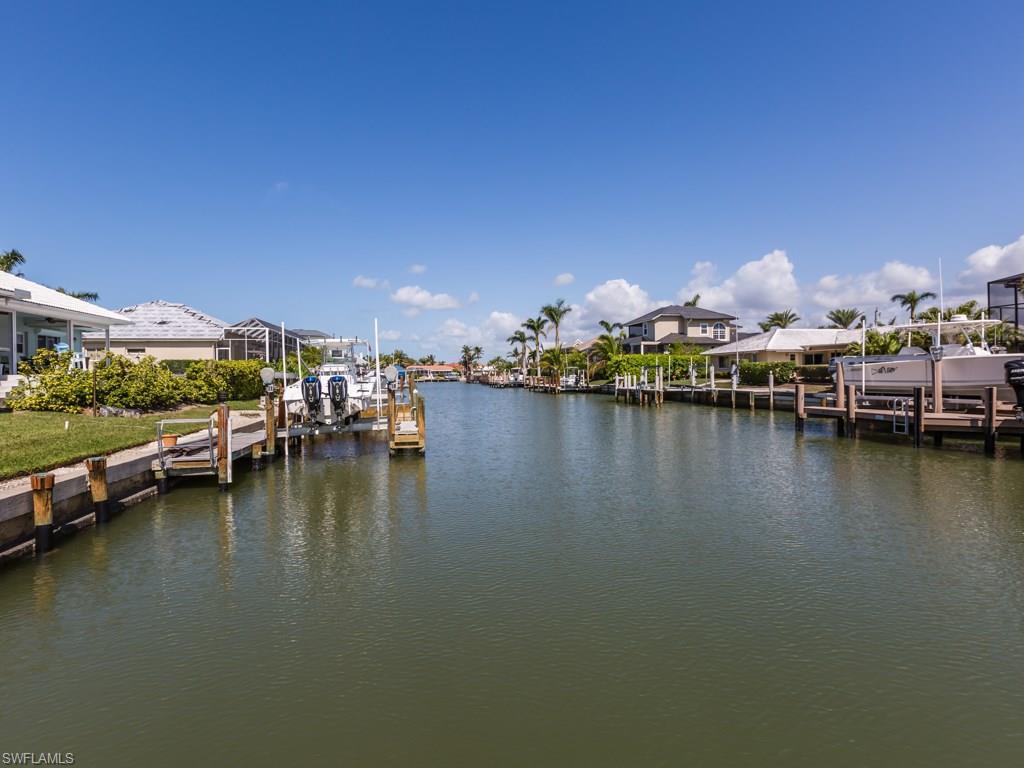 692 Cameo Ct - Photo 1
