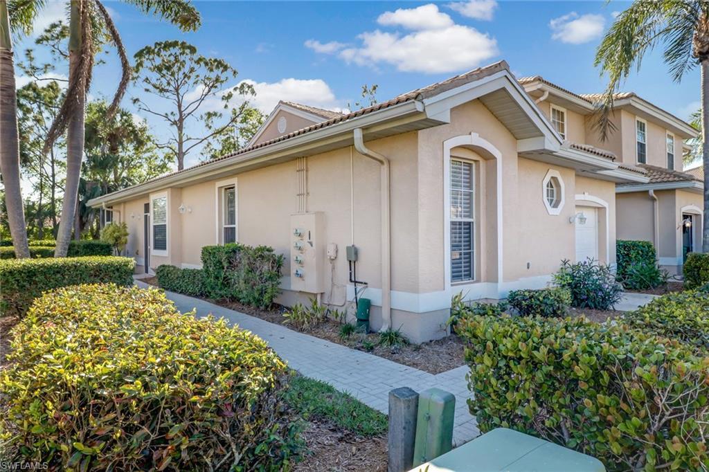 7565 Meadow Lakes Dr - Photo 1