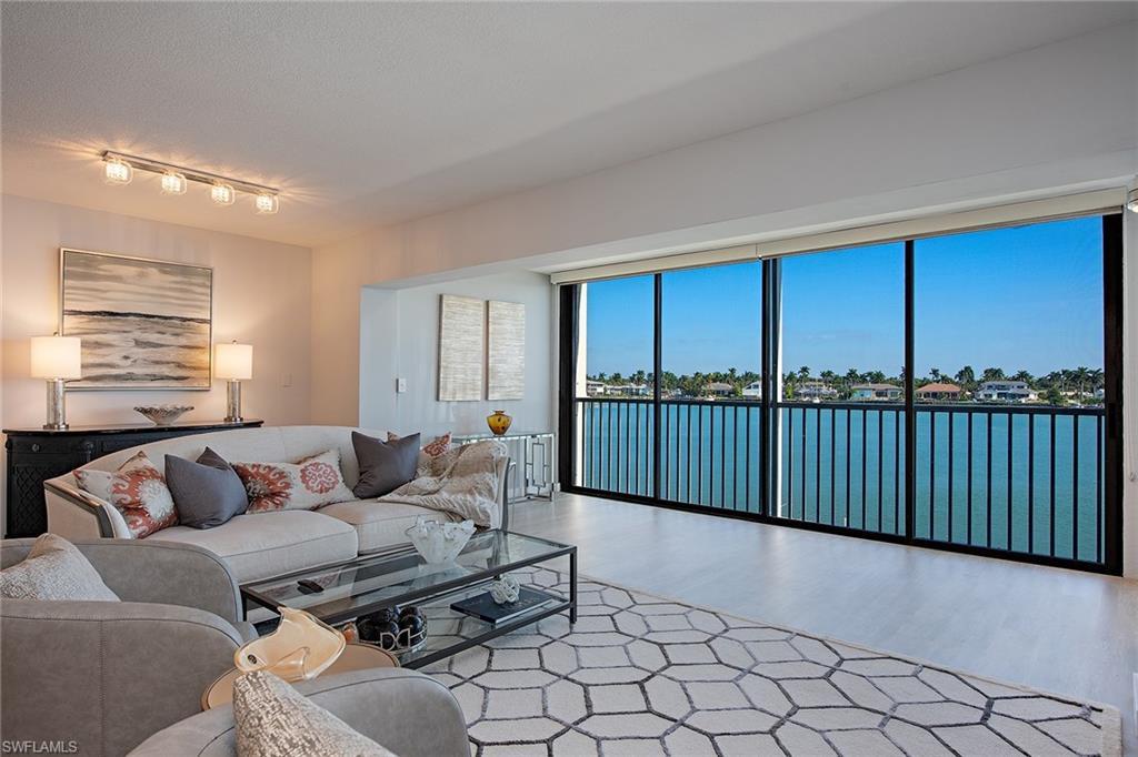 2750 Gulf Shore Blvd - Photo 1