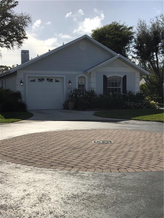 3193 Carriage Cir - Photo 1