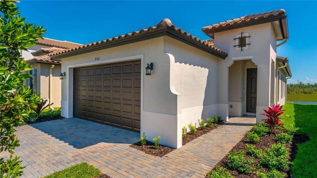 8760 Madrid Cir - Photo 1