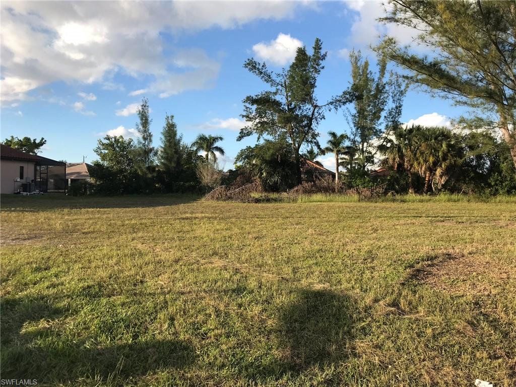 1625 44th Ter - Photo 1