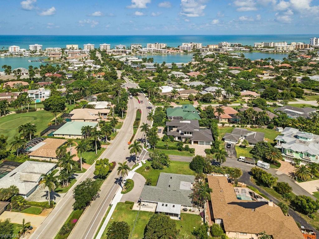 605 Harbour Dr - Photo 1