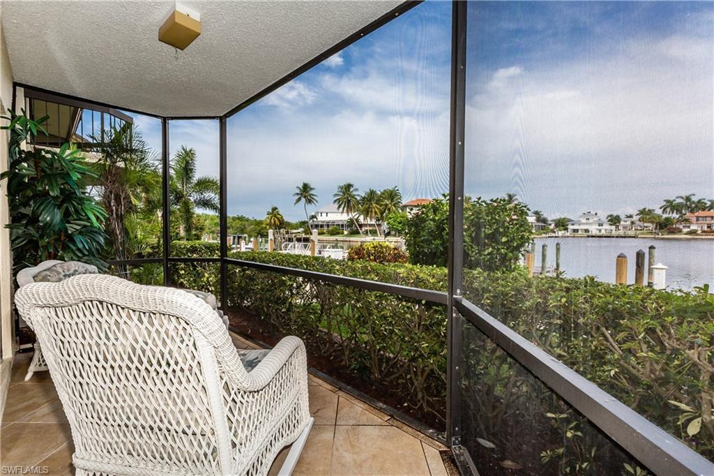 549 Seaview Ct - Photo 1