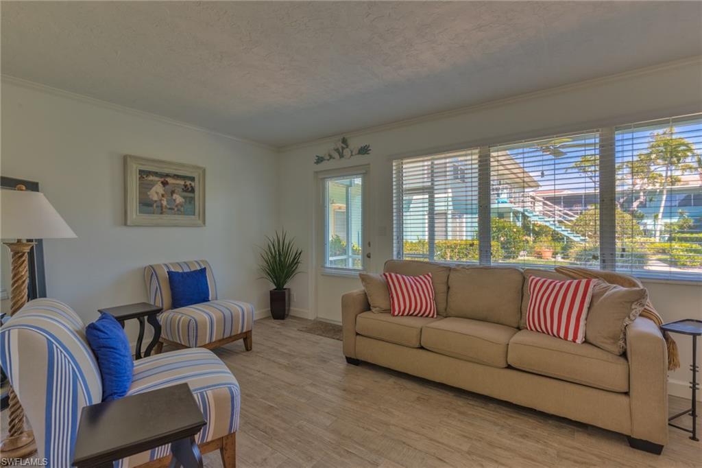 289 8th Ave - Photo 1