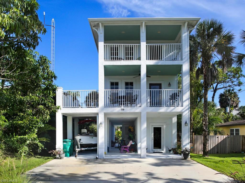 719 Park Ave - Photo 1