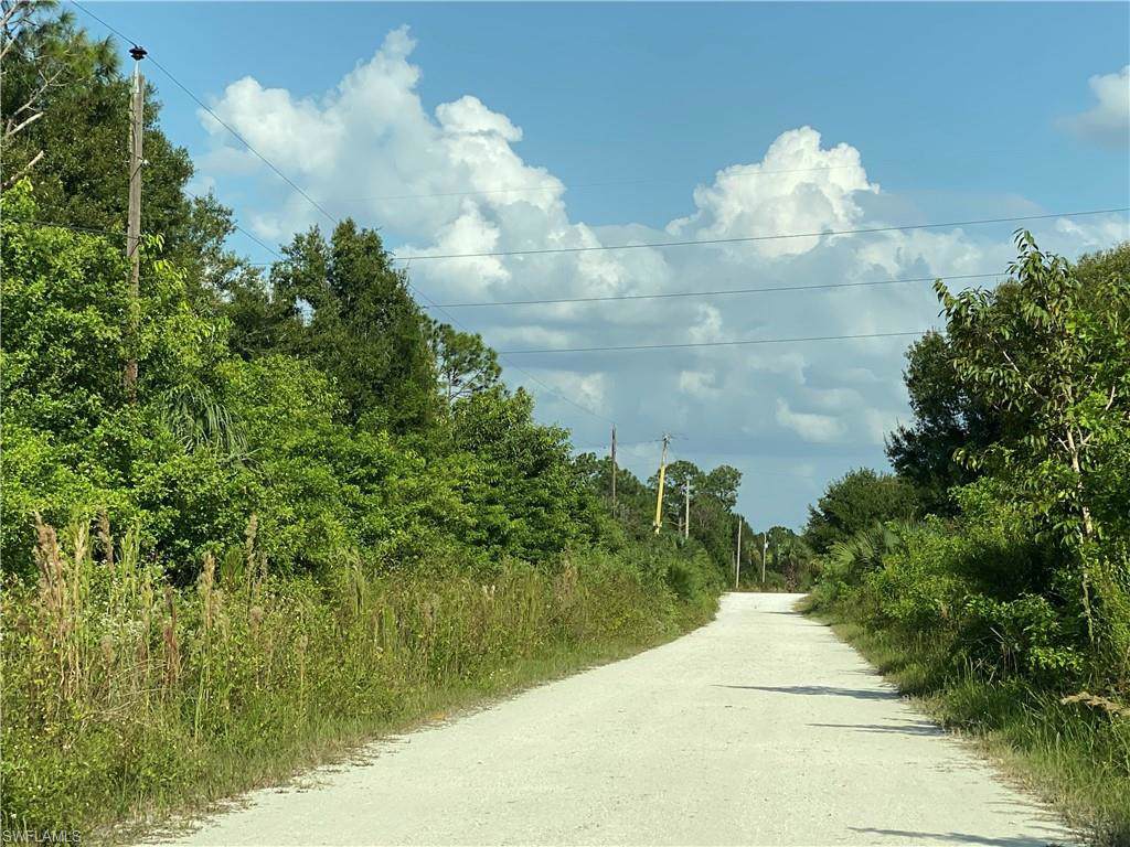 747 Rabbit Run Rd - Photo 1