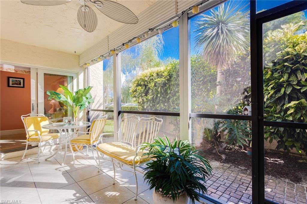 555 Park Shore Dr - Photo 1