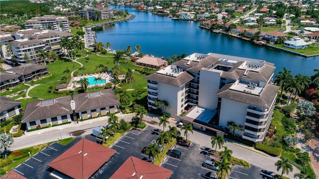 693 Seaview Ct - Photo 1
