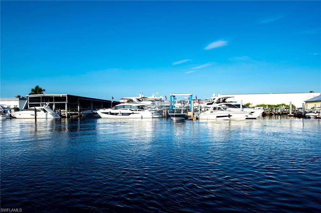 800 River Point Dr - Photo 1