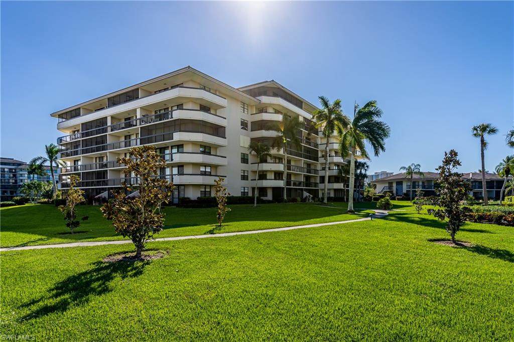 651 Seaview Ct - Photo 1