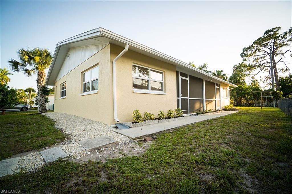 4604 Normandy Dr - Photo 1