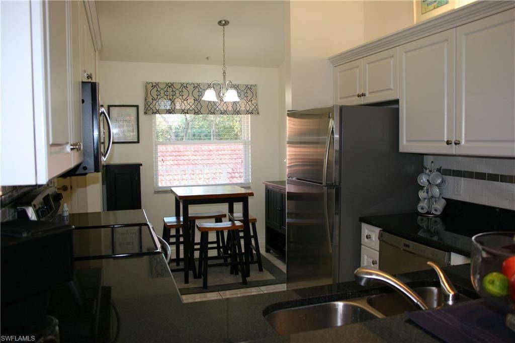 273 Robin Hood Cir - Photo 1