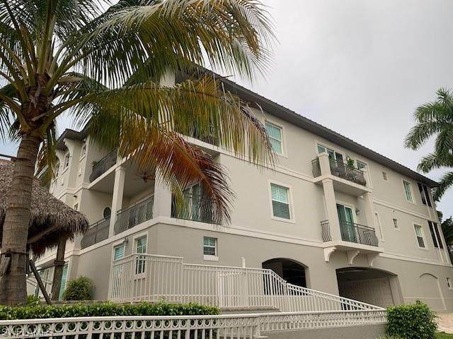 875 9th Ave - Photo 1