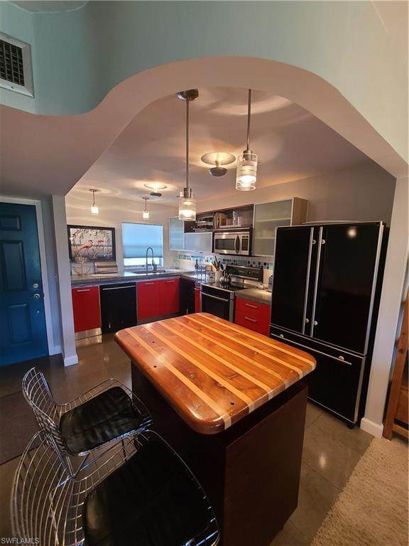 201 Quail Forest Blvd - Photo 1