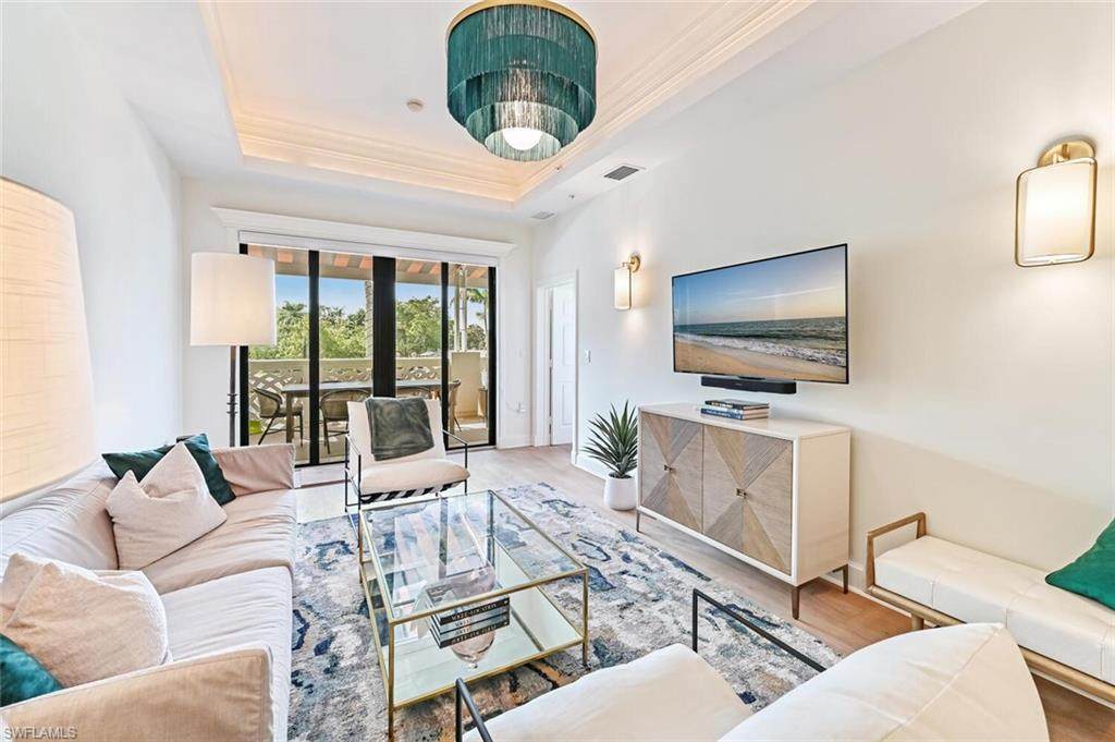 555 5th Ave - Photo 1